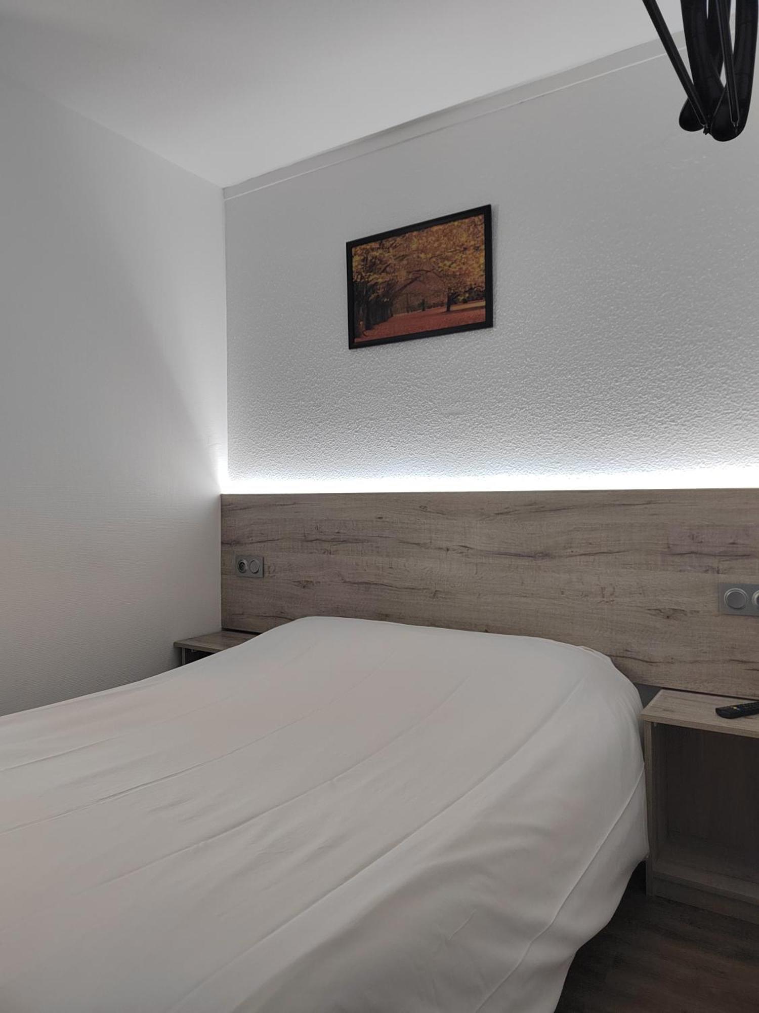 Alpha Hotel Bouafle Exteriér fotografie